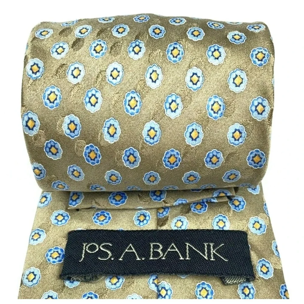 JOS A BANK Tie Grayish Beige Blue Yellow Floral 100% Silk Hand-sewn Necktie 59